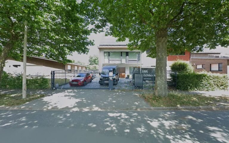 20869 2135686f5b3d 768x480